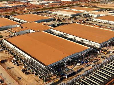 오라클, 클라우드 거대 기업들과 경쟁하기 위해 3000억 달러 AI 투자 계획