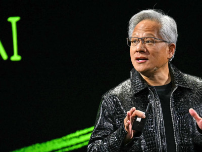 엔비디아, 5조 달러 가치에 도달한 최초의 기업이 되다