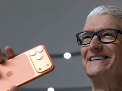 쿡, "애플이 지연된 시리 AI 업그레이드에서 진전을 이루고 있다"