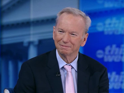 에릭 슈미트, 무료 중국 AI 모델이 글로벌 표준이 될 수 있다고 경고