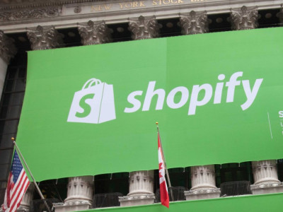 Shopify, AI 기반 쇼핑 7배 급증 보고