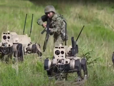 중국, 모의 대만 공격에 AI 늑대 로봇 배치