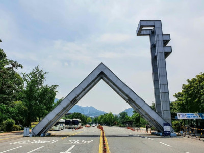 AI ‘딸깍 출판’ 검증없이 유통 유려